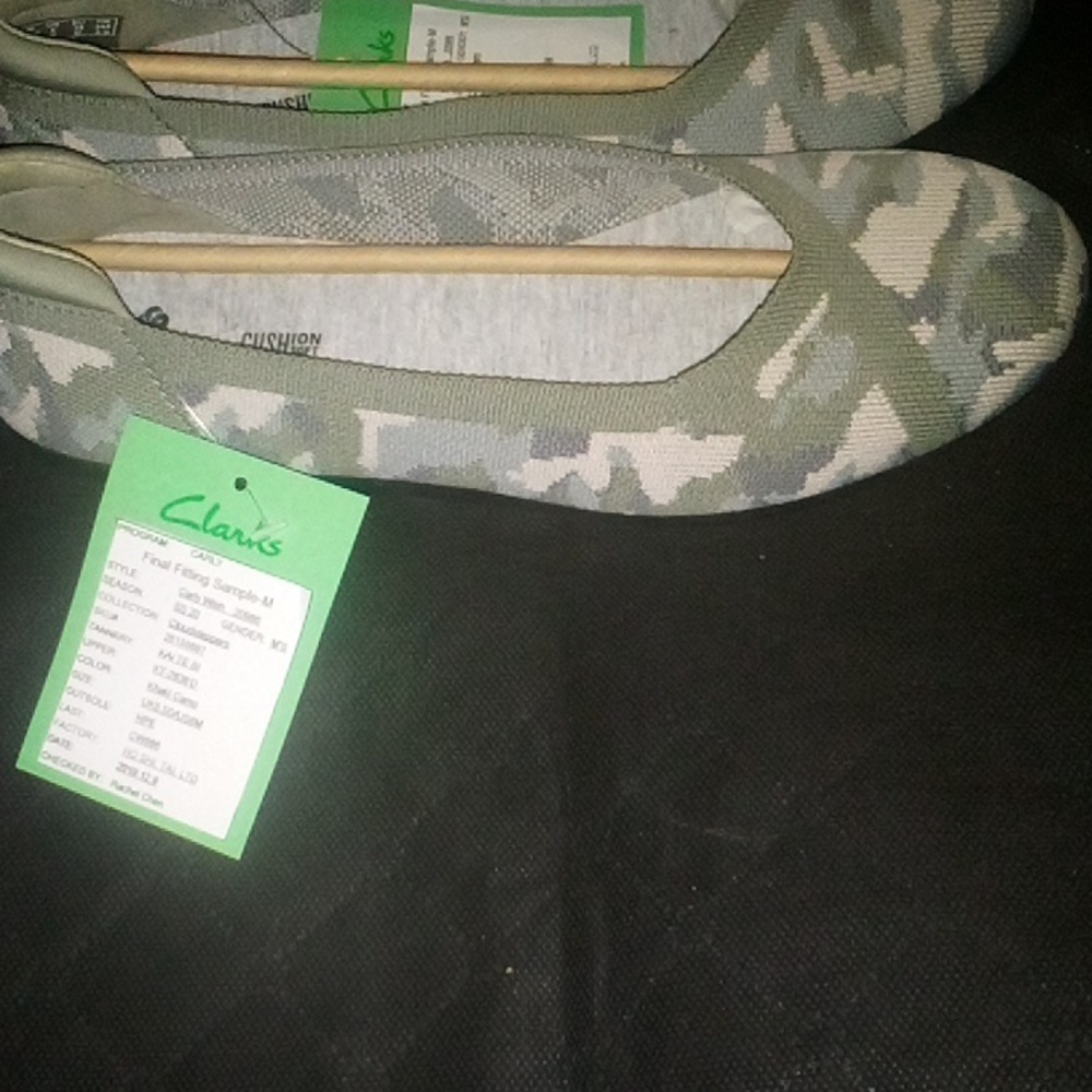 Woman's cloudsteppers size 8m camo